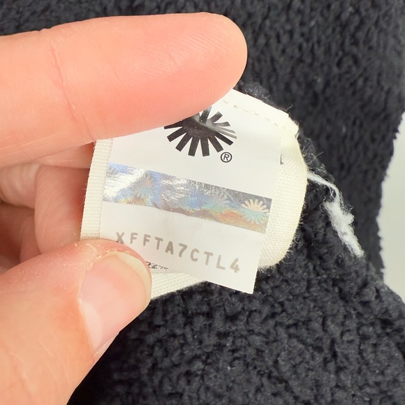 Ugg Fremont Fluffy Knit Open-Front Ribbed Trim Cardigan Black Small - Picture 7 of 9